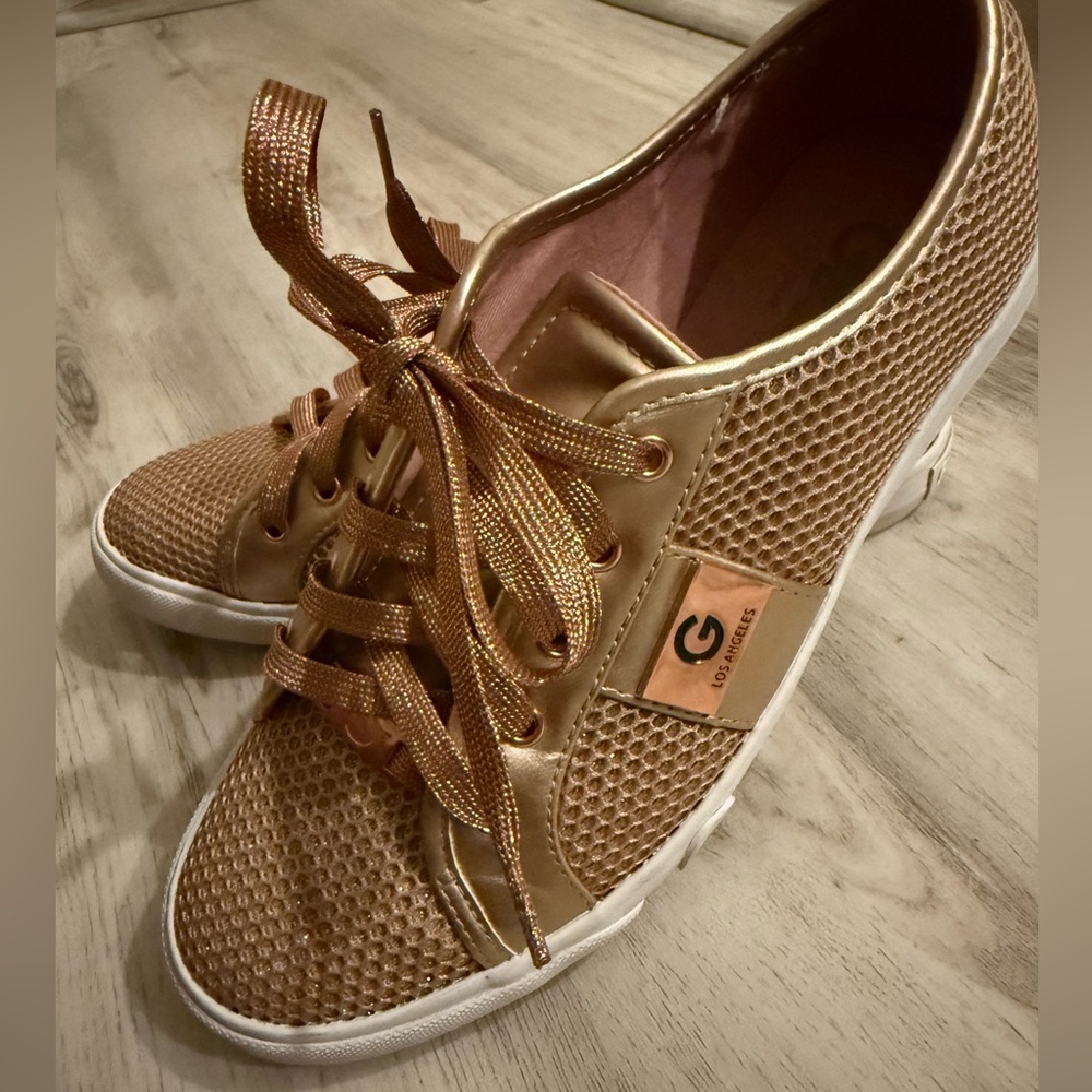 EUC GUESS Ladies Sneakers Copper size 9.5